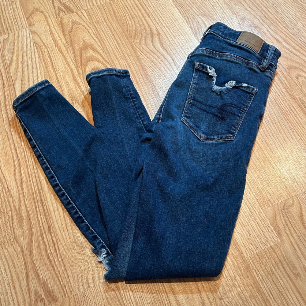 American Eagle Hi-Rise Jegging‎ Dark Wash Distressed Jeans Next Level Stretch 2R